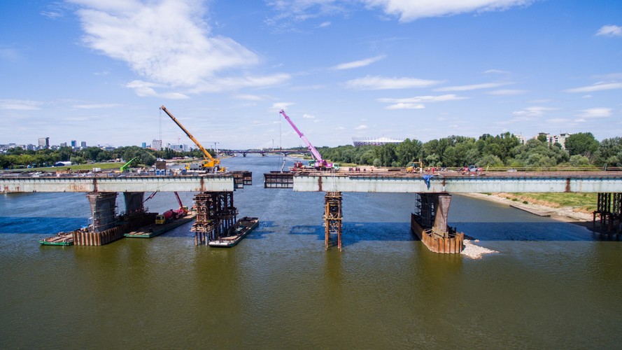 Postępy prac remontowych na moście Łazienkowskim w Warszawie, 16 bm. <br>(zuz) PAP/Leszek Szymański