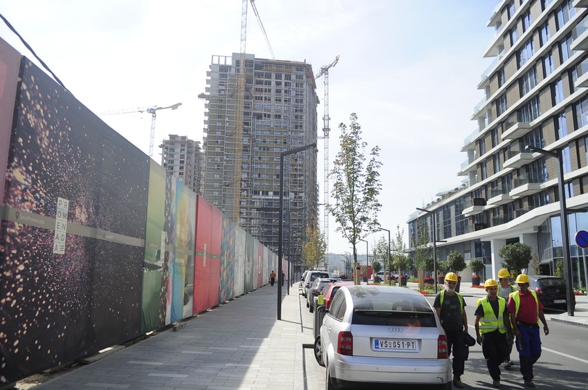 Radnici napuštaju gradilište