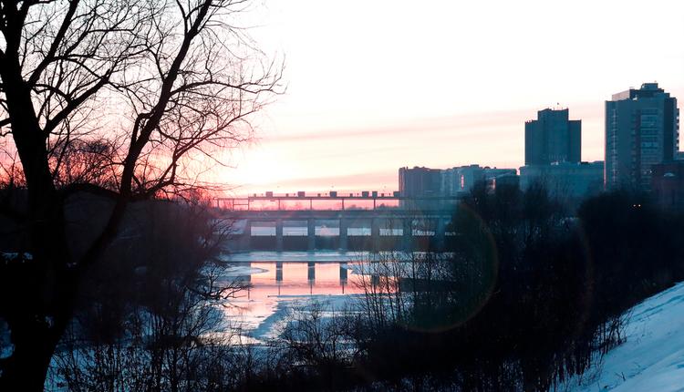 Do rosyjskiego miasta zbliża się kolosalna" ilość wody. Zagrożona fabryka zbrojeniowa?