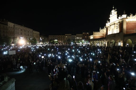 Kraków. Protesty w sprawie zaostrzenia prawa aborcyjnego