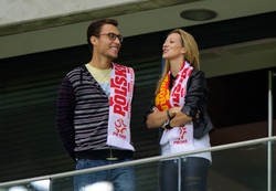 Jerzy Janowicz z piękną partnerką "lansował" się na Narodowym. ZDJĘCIA