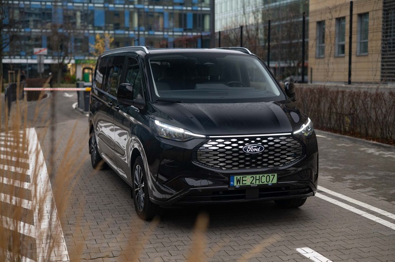 Ford E-Tourneo Custom