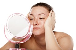 8 złych nawyków, które odbierają kobiecie urodę