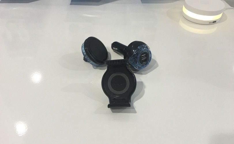 Ładowarka i odświeżacz powietrza w jednym