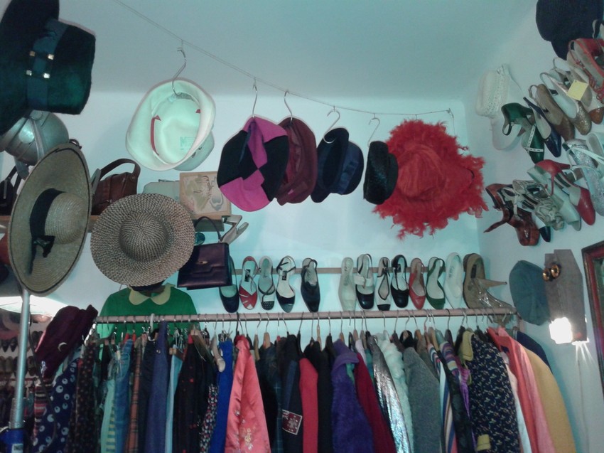 Bogata ponuda radnje koja je smeštena u jednoj od centralnih gradskih ulica