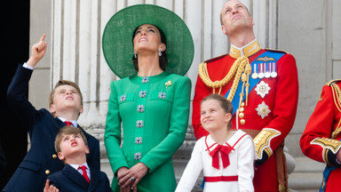 George zagadywał ojca na balkonie Pałacu Buckingham. Ujawniono, co odpowiedział mu William