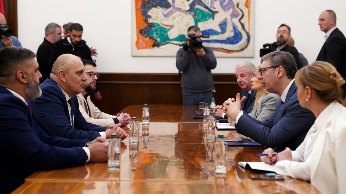 Aleksandar Vučić nastavio je danas konsultacije sa političkim strankama 