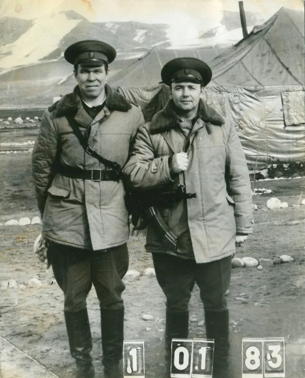 Lew Rochlin (po lewej) podczas wojny w Afganistanie. 1 stycznia 1983 r.