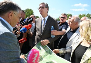 Aleksandar Vučić obilazi radove na izgradnji mosta preko Velike Morave kod Svilajnca i Velike Plane   
