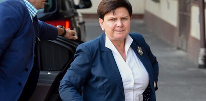 To miała być duma Szydło. Teraz trochę wstyd