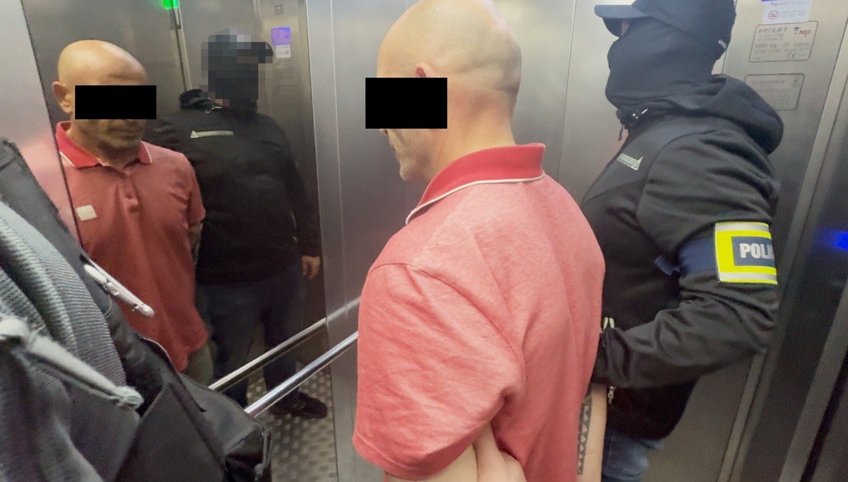 "Wor w zakonie" wpadł pod Warszawą. Miał wykonać zlecenie z bronią. Policja przejęła arsenał