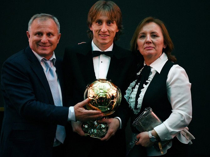 Luka Modrić sa roditeljima
