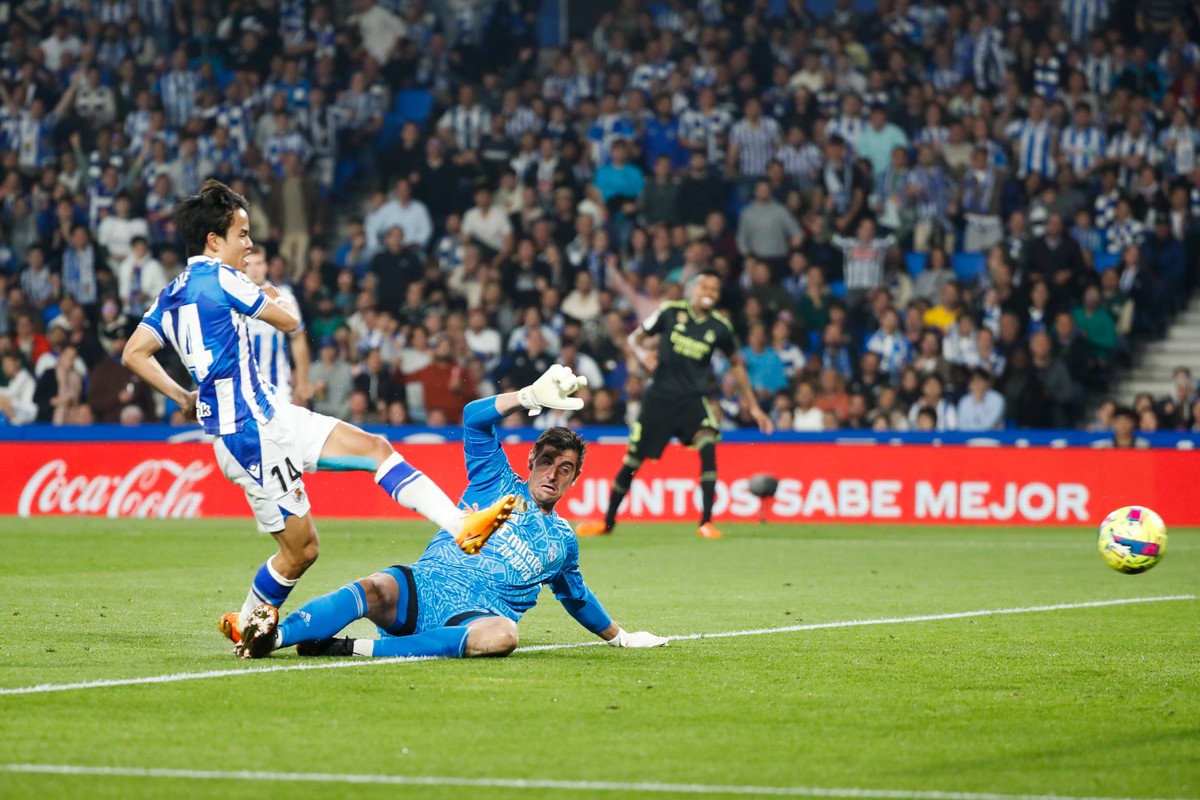 Take Kubo strzela gola dla Realu Sociedad