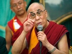 Dalajlama za darmo pojedzie tramwajem