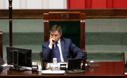 "Apeluję do posłów zajmujących salę plenarną, by opuścili Sejm". Kuchciński mówi o BOR i badaniach pirotechnicznych