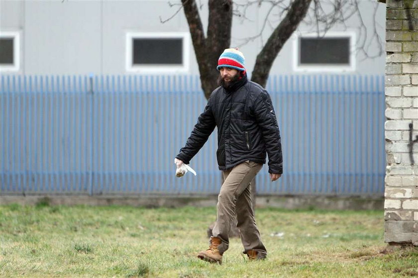 Polski aktor i kupka. Psia. Posprzątał czy nie? Sprawdź!