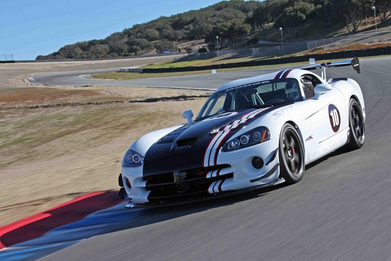 Dodge Viper SRT10 – wyjechał z produkcji, ale zaczyna się ścigać