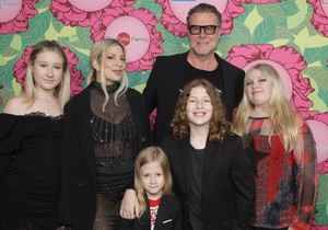 Tori Speling sa bivšim mužem i decom