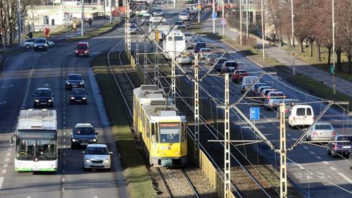 Przed rozpoczęciem przebudowy torowiska na ulicy Energetyka i Gdańskiej policja ma zastrzeżenia do organizacji ruchu - czytamy na mmszczecin.pl.