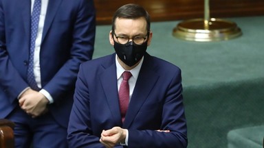 "Złość i furia". Jak premier Morawiecki usprawiedliwia budżetowe weto [KOMENTARZ]