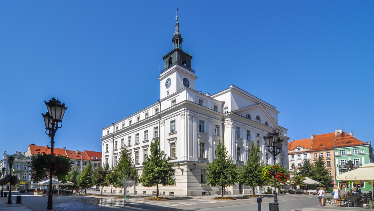 Wyzwaniem dla władz miasta i Kościoła jest zatroszczenie się o starość – powiedział w dzisiaj biskup diecezji kaliskiej Edward Janiak podczas uroczystości otwarcia 2. Kaliskiej Senioriady, która potrwa sześć dni.