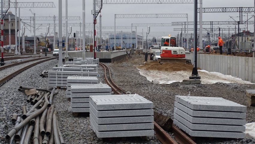 Stacja Olsztyn Główny. Rozrasta się tunel na Zatorze [ZDJĘCIA]