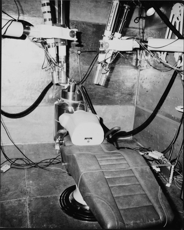 Urządzenie służące do pomiaru promieniowania w ludzkim ciele, które zostało w 100 proc. zbudowane ze stali sprzed II wojny światowej