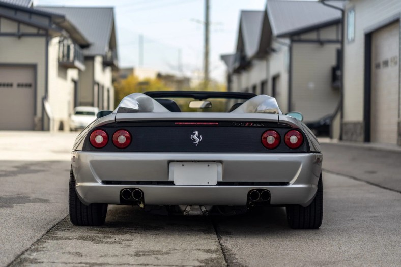 Ferrari F355 Spider Shaquille'a O'Neala