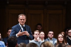 Donald Tusk o głosowaniu ws. ustawy o SN: Pieniądze z KPO są własnością Polek i Polaków, a nie ekipy rządowej