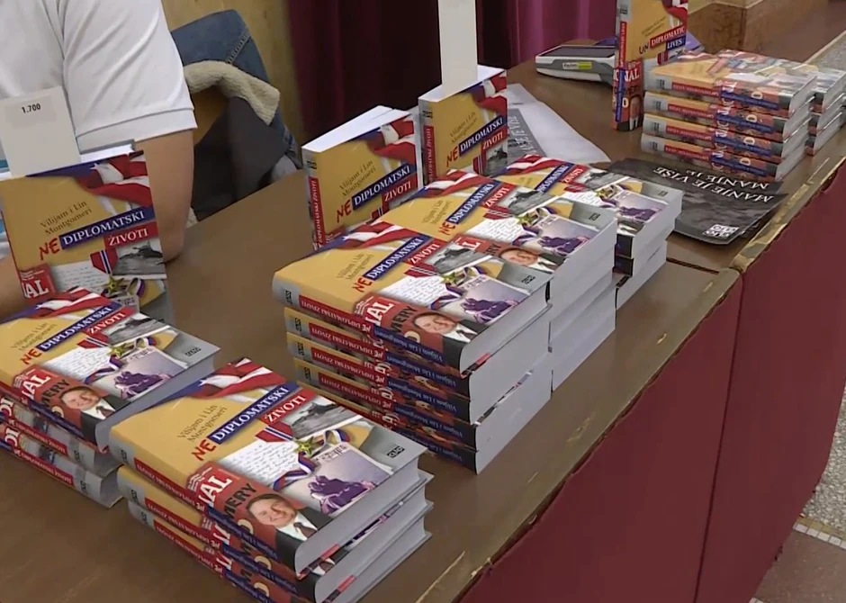 Vilijam Montgomeri i knjiga Nediplomatski životi u Kolarčevoj zadužbini