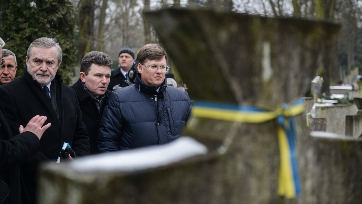 Władze Ukrainy po uchwaleniu i podpisaniu nowelizacji ustawy o IPN zachowały zimną krew, ich stanowisko było zrównoważone. Nie było żadnych tzw. lustrzanych kroków, które by prowadziły do dalszej konfrontacji - powiedział wicepremier Ukrainy Pawło Rozenko po spotkaniu z wicepremierem Piotrem Glińskim.