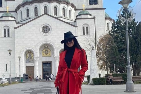 "ZA UKUĆANE SAM SPREMILA POSNI PREBRANAC" Pevačicu prozivali da je plastična, a ona se hvali kakva je domaćica: "Prste da poližeš"