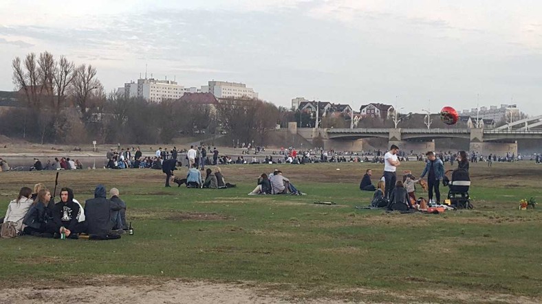 Tłumy nad Wartą w Poznaniu