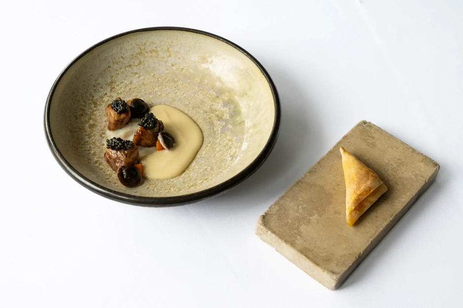 Filip govori koncentrisano i sa željom da hrana bude u prvom planu jer, kako kaže, ima dosta toga u načinu na koji se hrana priprema