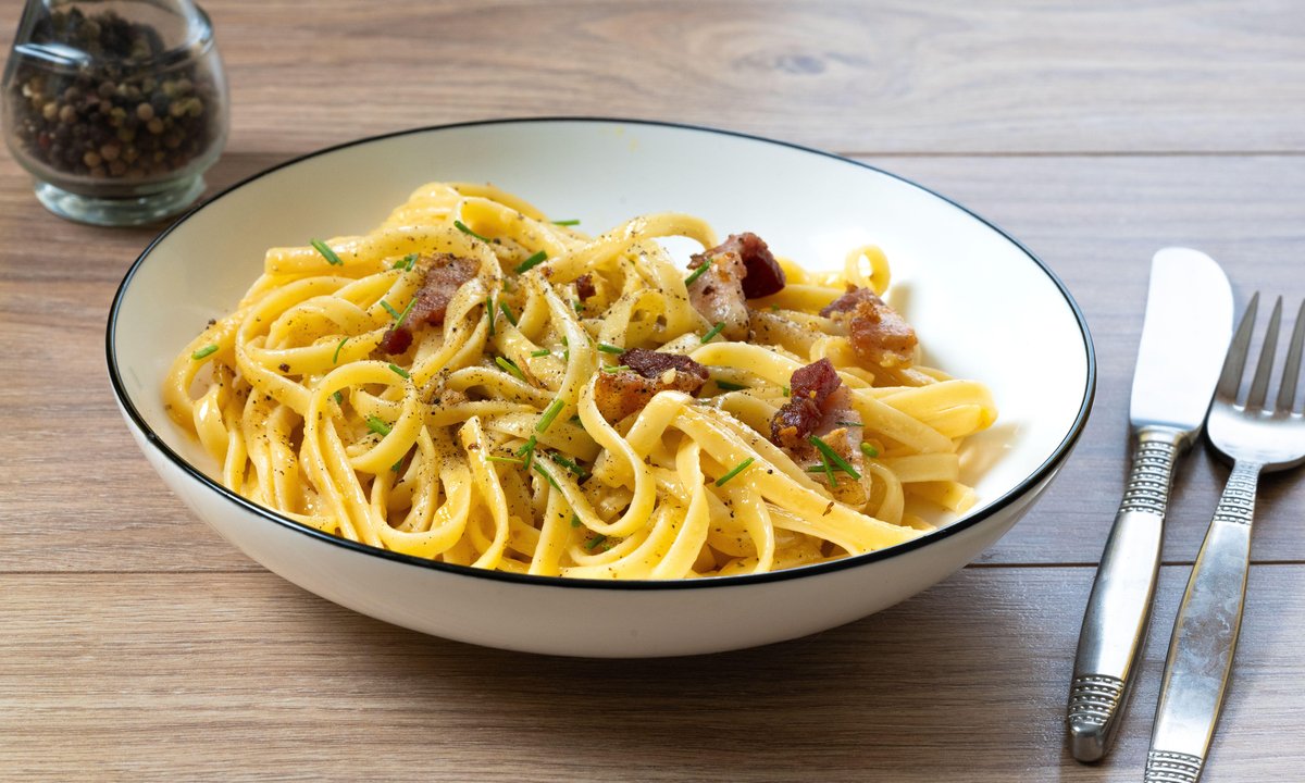 Belgowie obrazili włoską kuchnię? Minister wściekły na podróbkę carbonary