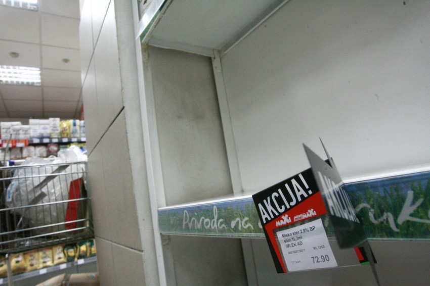 Prazni rafovi do daljeg