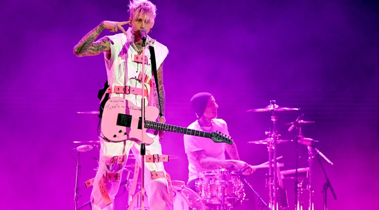  Machine Gun Kelly és Travis Barker