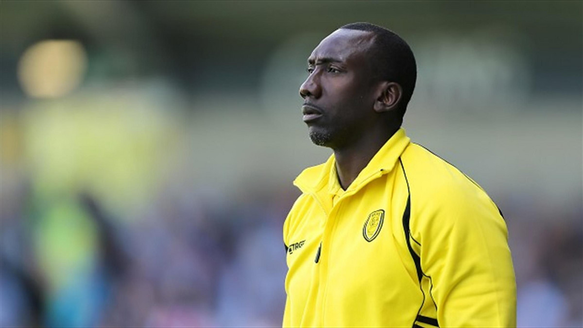 Są duże szanse na to, że nowym trenerem Queens Park Rangers zostanie Jimmy Floyd Hasselbaink. Klub z zaplecza angielskiej ekstraklasy otrzymał pozwolenie od obecnego pracodawcy Burton Albion do rozpoczęcia rozmów z Holendrem.