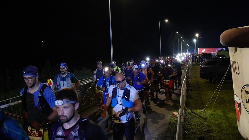 Od 100 km o świcie do rodzinnego biegu w blasku księżyca. Drugi dzień Festiwalu Biegowego w Piwnicznej pełen emocji