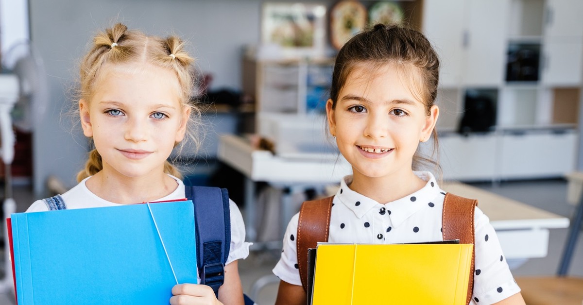 Wpływ ekranów na rozwój dzieci. Uczniowie nie potrafią samodzielnie jeść i pić, a co czwarte w wieku szkolnym nie korzysta z toalety