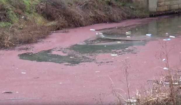 kanal krupinac crvena boja