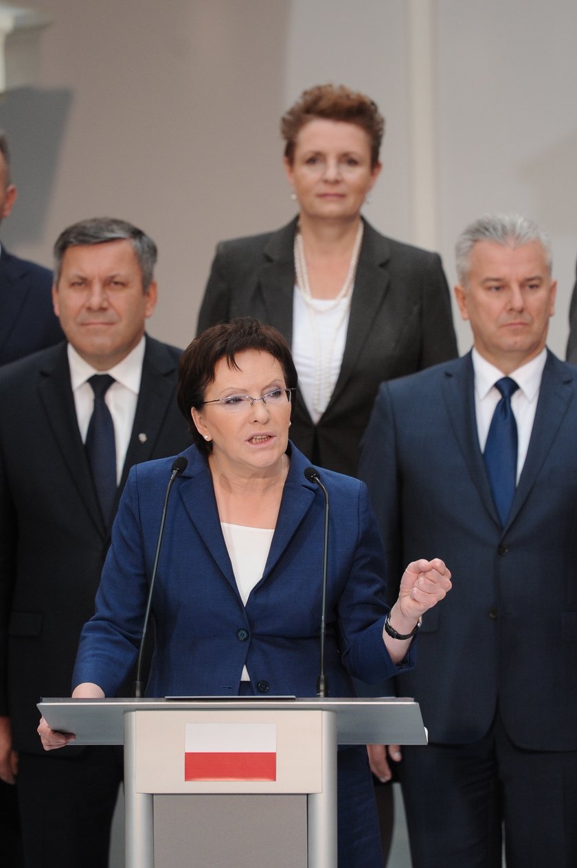 Ewa Kopacz nie stroi się za partyjną kasę. To widać!