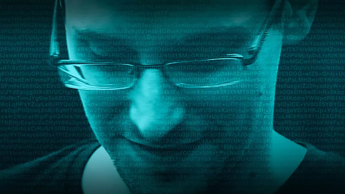Snowden: "Jeden SMS może sprawić, że stracisz kontrolę nad telefonem"