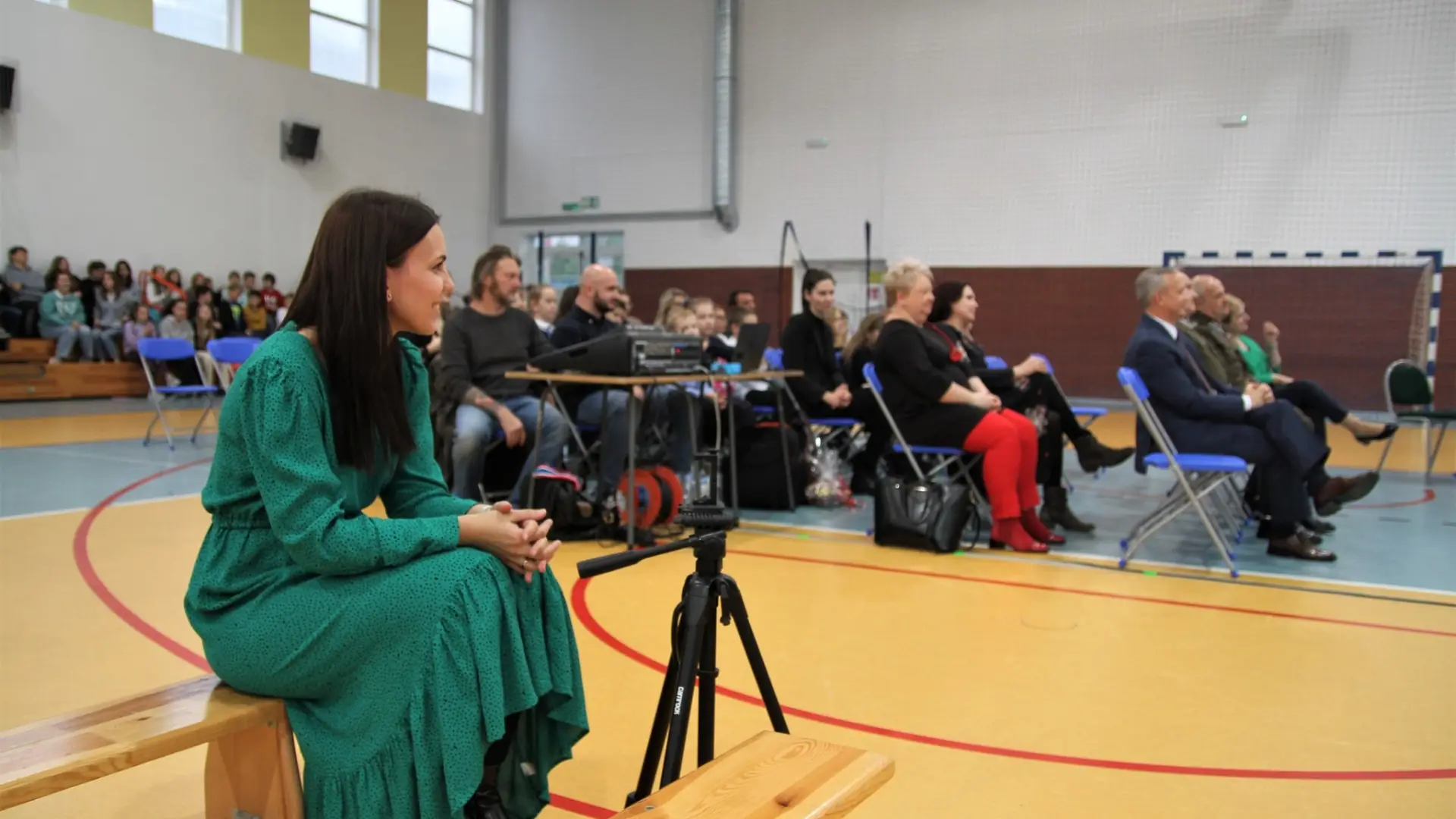 Rewolucyjne zmiany dla uczniów. Nauczyciel bliskościowy lub Dom Spokojnej Młodości to alternatywa dla "zwykłej szkoły"