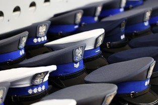 Badanie CBOS. Polacy oceniają pracę służb mundurowych