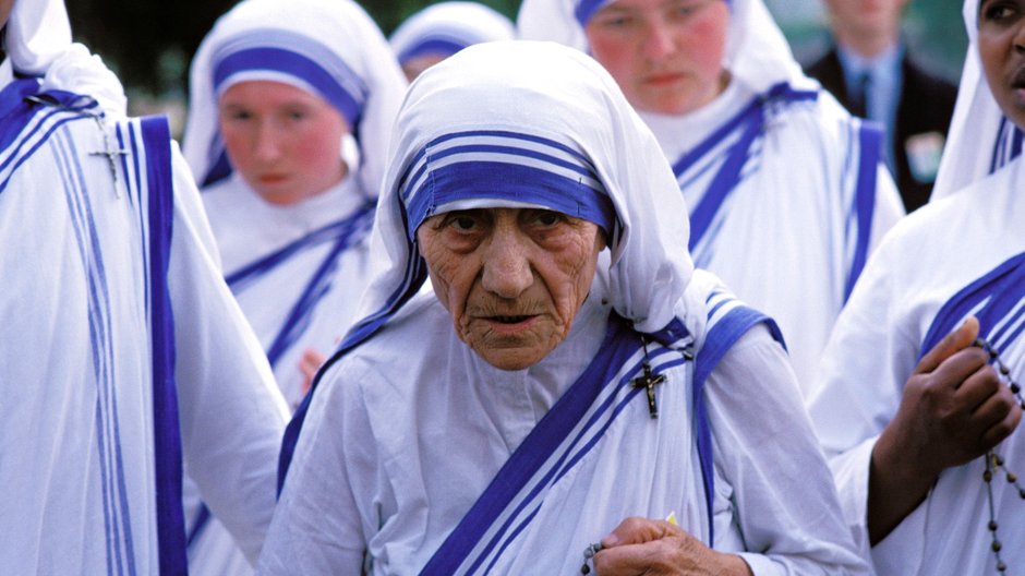 Matka Teresa podczas wizyty w obozie koncentracyjnym na Majdanku, 9 czerwca 1987 r.