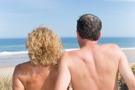 Putovao je na kruzeru sa 2.000 NUDISTA i otkrio pravilo kojeg svi moraju strogo da se pridržavaju: "Ko JEDNOM PROBA, uglavnom se vraća opet"