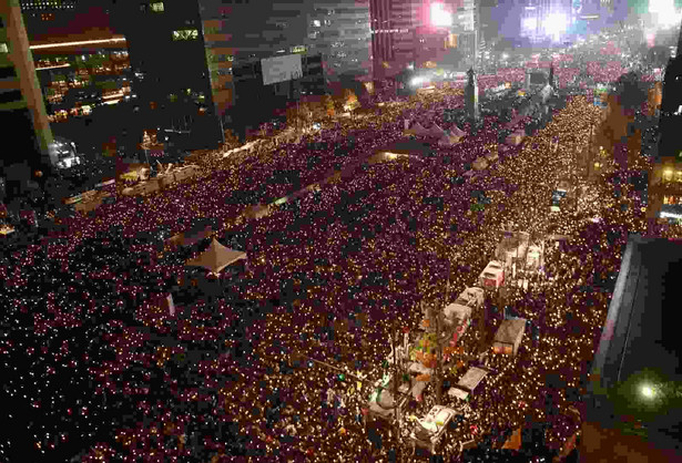 Protesty w Seulu EPA/JUNG YEON-JE / POOL Dostawca: PAP/EPA.