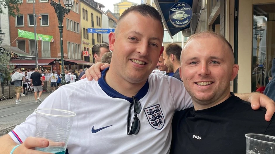 Tort i Bolč, navijači Engleske | Foto: BBC/Nemanja Mitrović