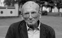 To on donosił Stasi na Guentera Grassa. Zmarł popularny w NRD pisarz Hermann Kant